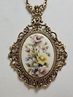 FLORENZA Gold Plate Victorian Revival Large Floral Cameo Necklace